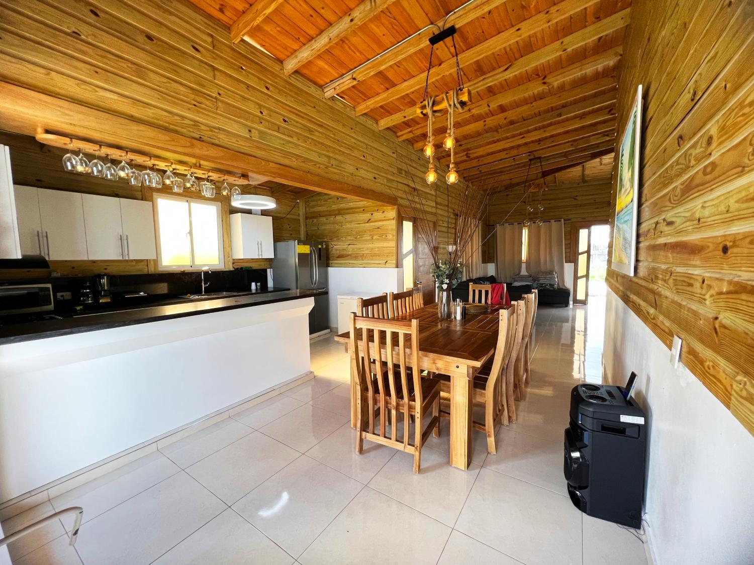 2, Villa Lujosa En las Parras Bayaguana, Guerra