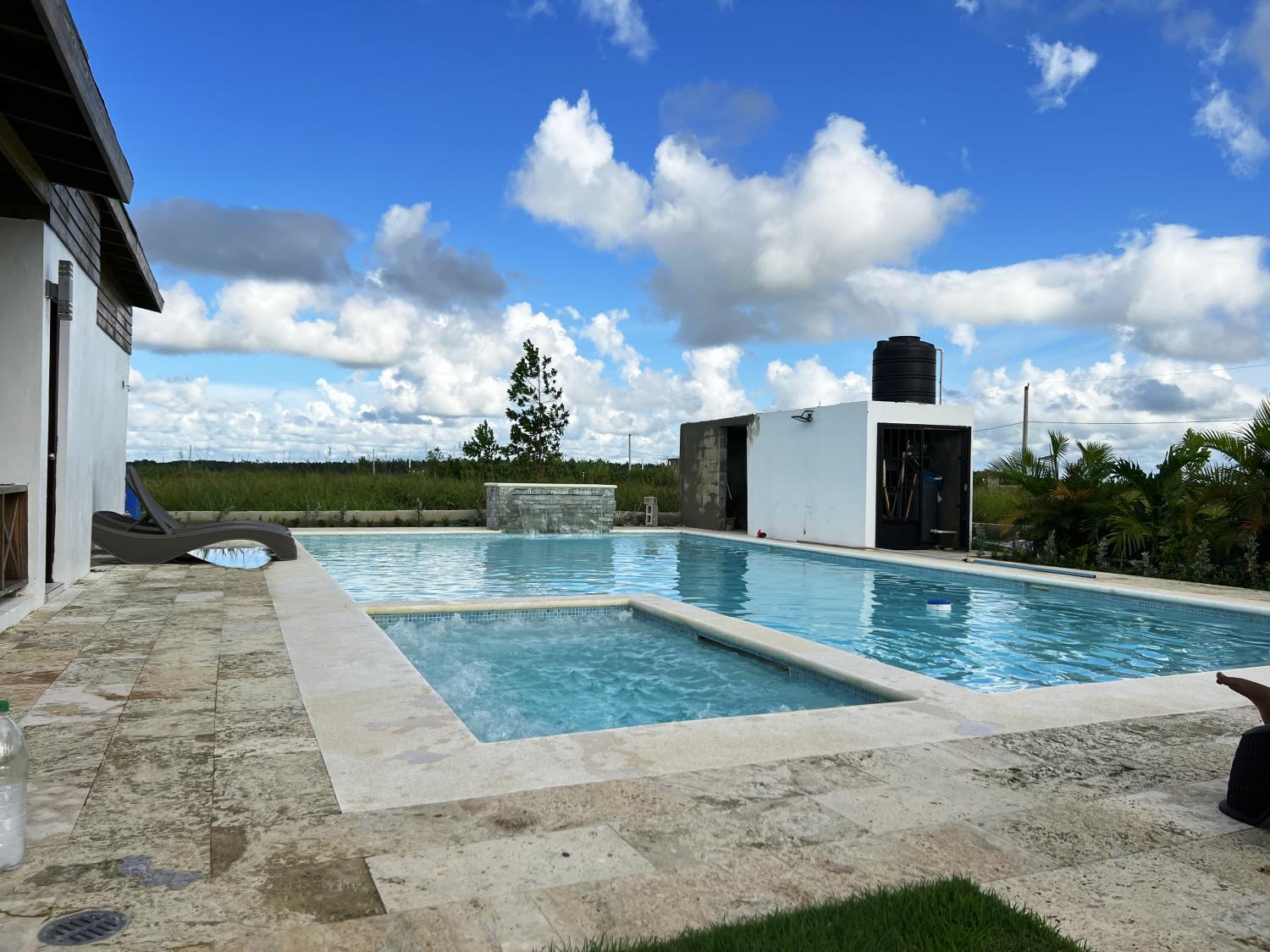 5, Villa Lujosa En las Parras Bayaguana, Guerra