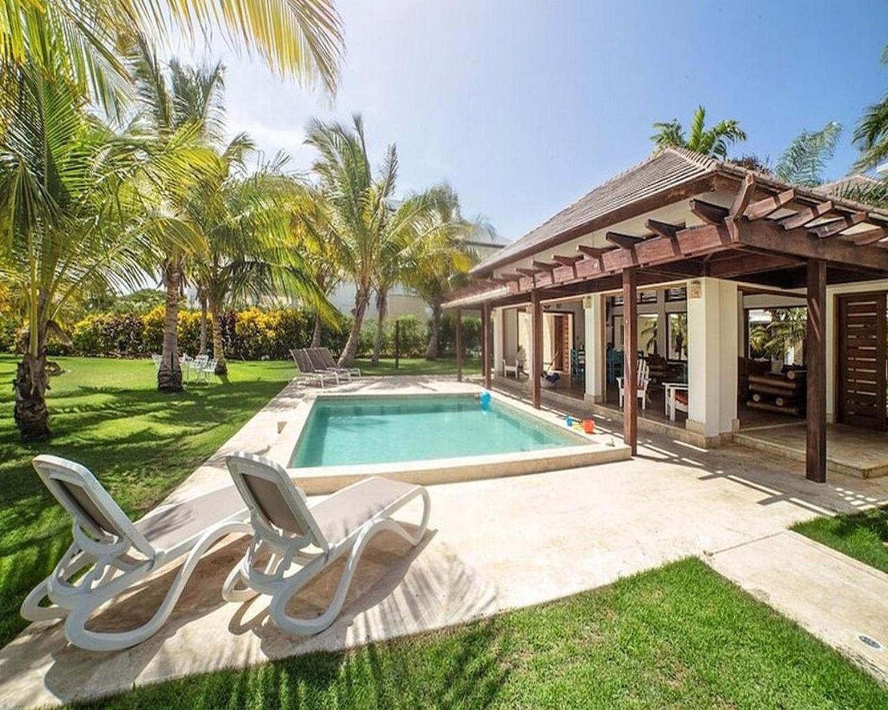 3, Luxury Villa with Maid, Salvaleon de Higuey
