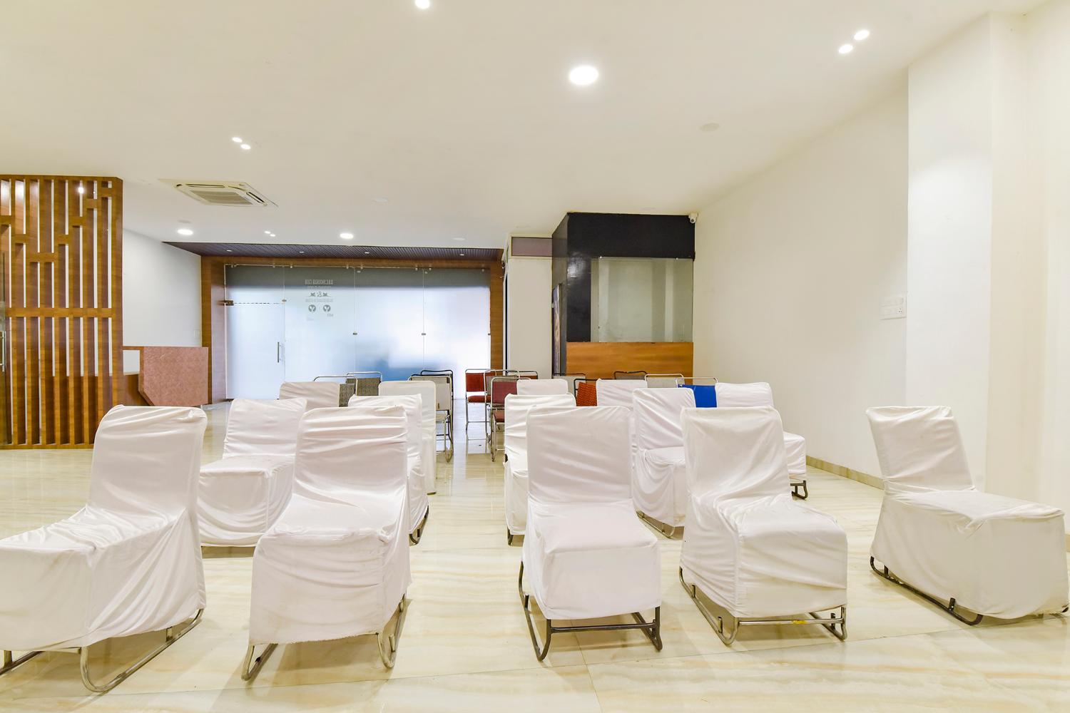 Meeting room / ballrooms 5, FabHotel Will B Fine, Indore