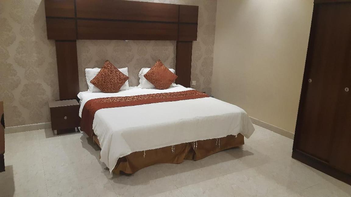 2, اماكن