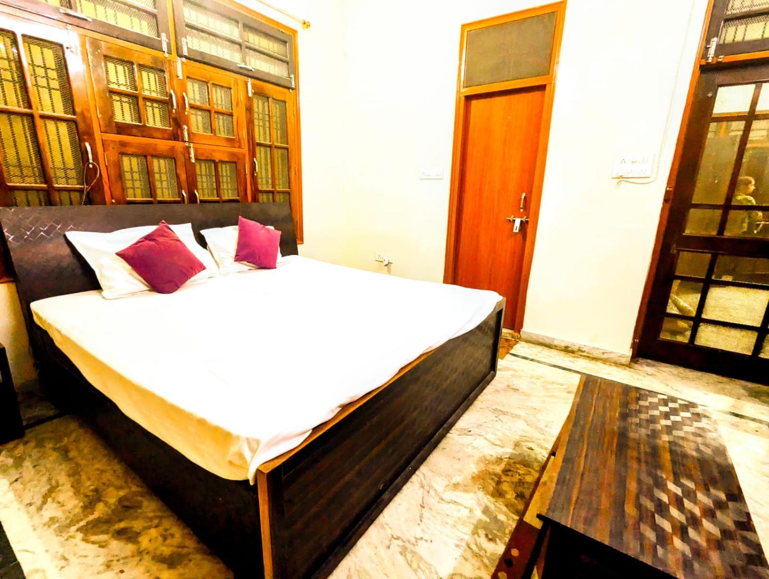 5, Hotel Vibrant Inn, Lucknow