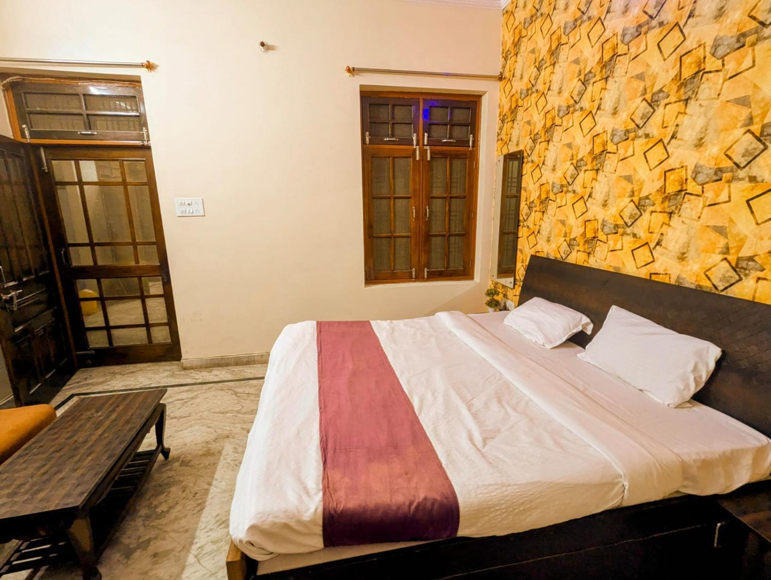 4, Hotel Vibrant Inn, Lucknow