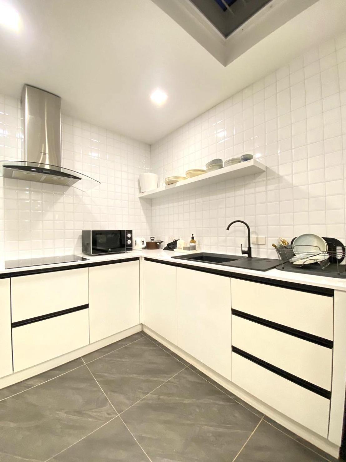 3, 4Beds 4Baths New Renovated Entire House BTS Ekkamai, Wattana