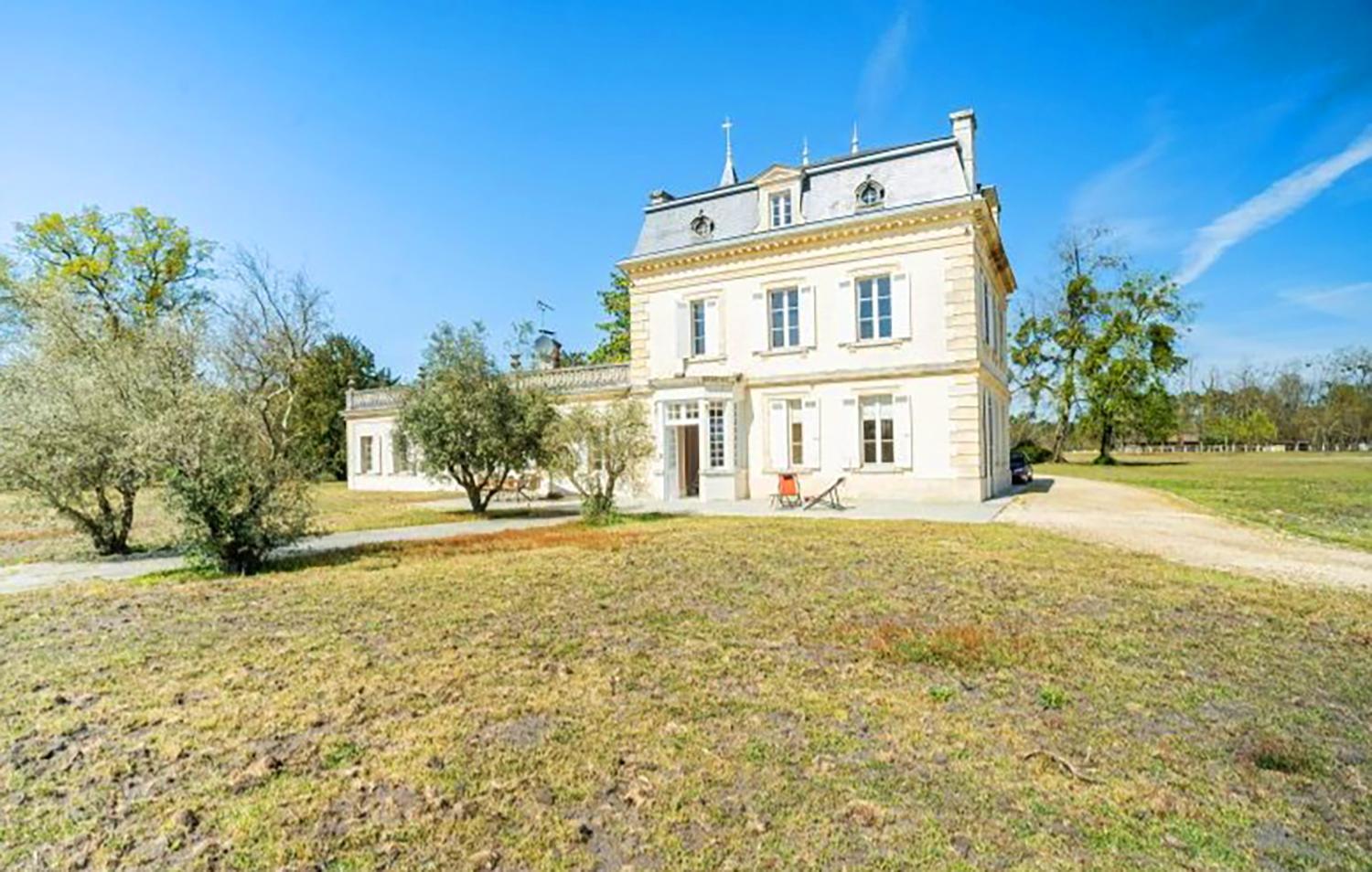 Balcony/terrace, Chateau Mejean Studios Elevation 1, Gironde