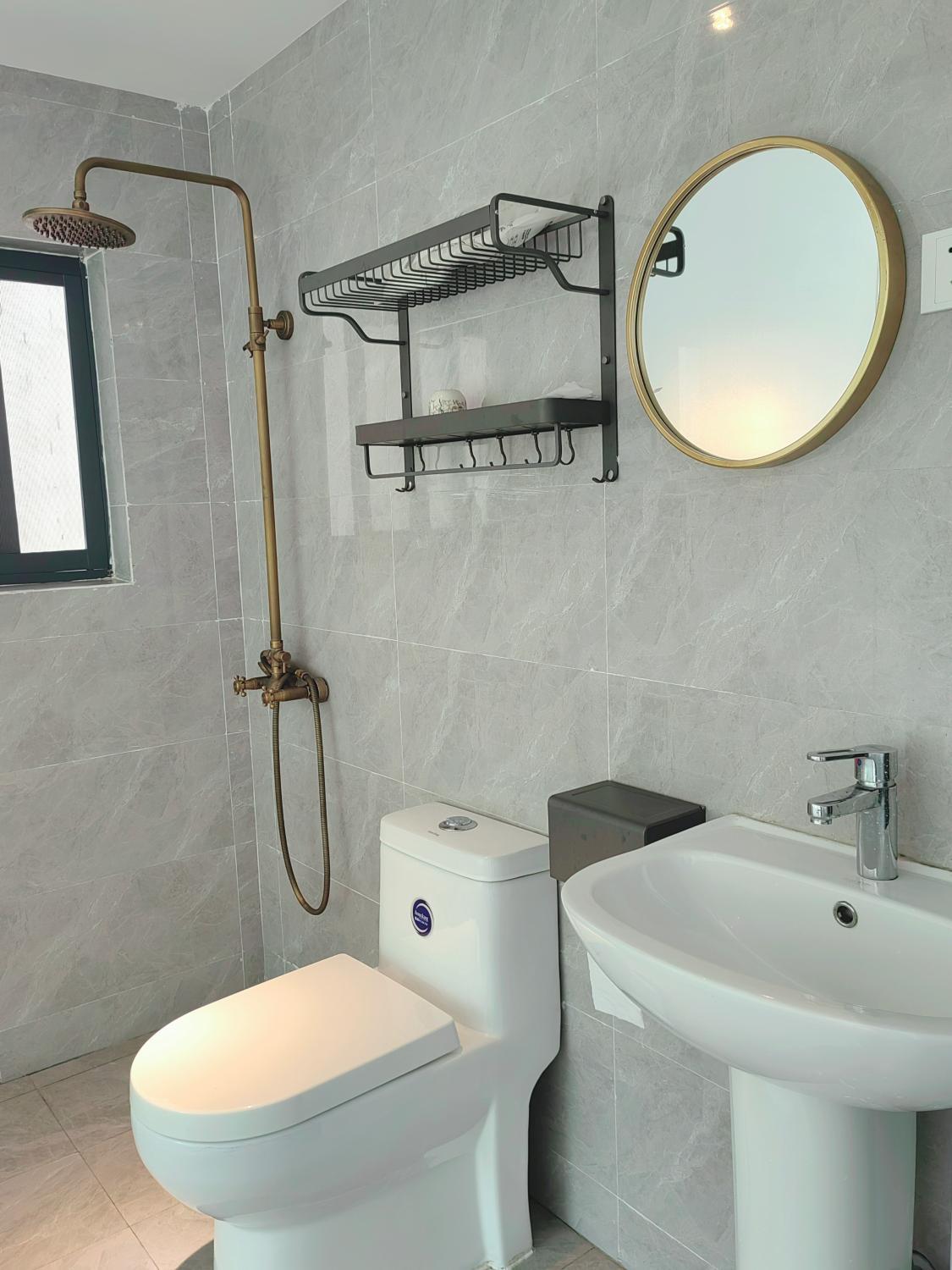 Bathroom 5, Cozy garden Inn Guilin free pick up service, Guilin