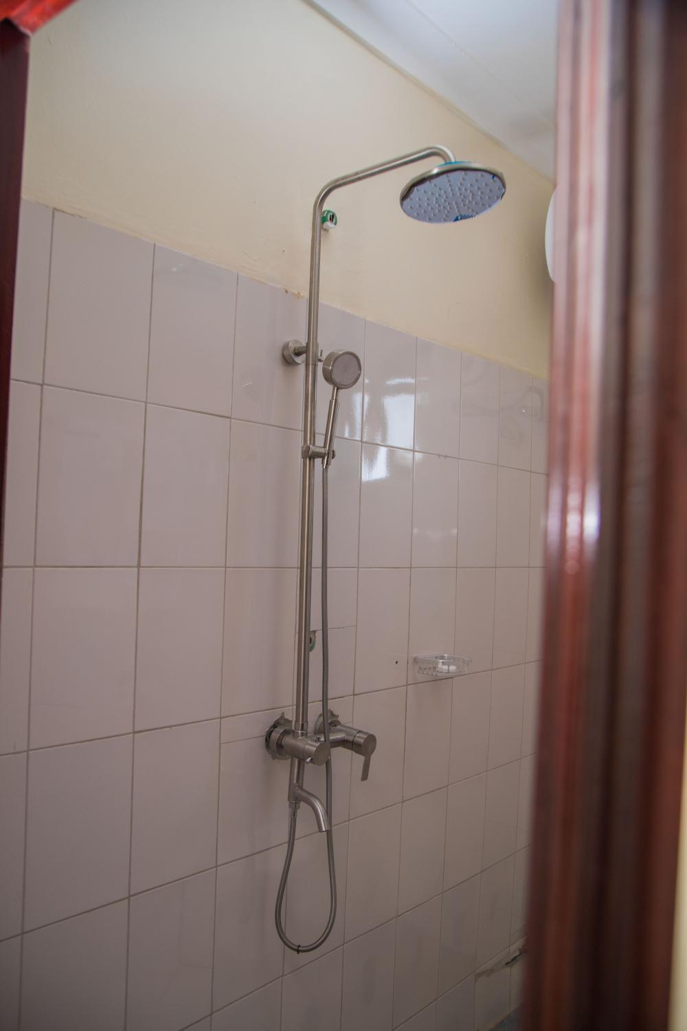 Bathroom 3, The Nile Luxe Hotel, Jinja