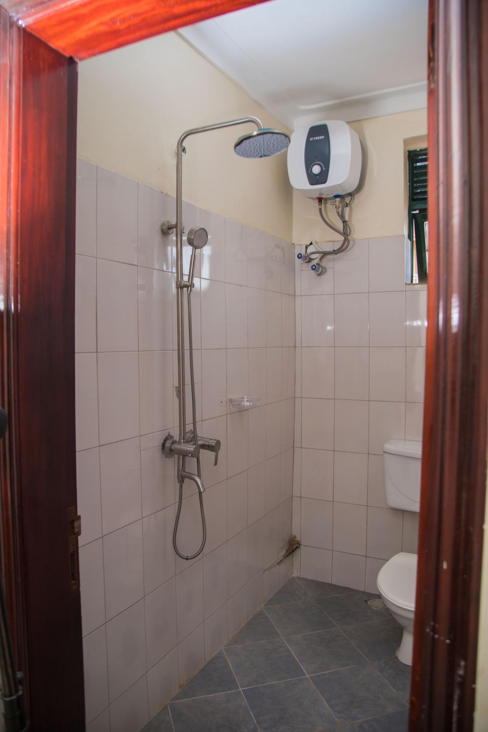 Bathroom 2, The Nile Luxe Hotel, Jinja