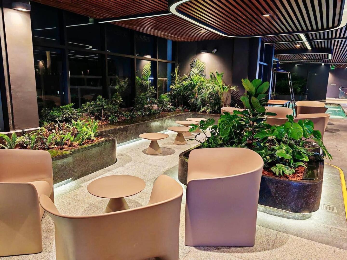 Swimming pool 2, Vinhomes Smartcity - Toa Masteri - Tron Homestay, Từ Liêm