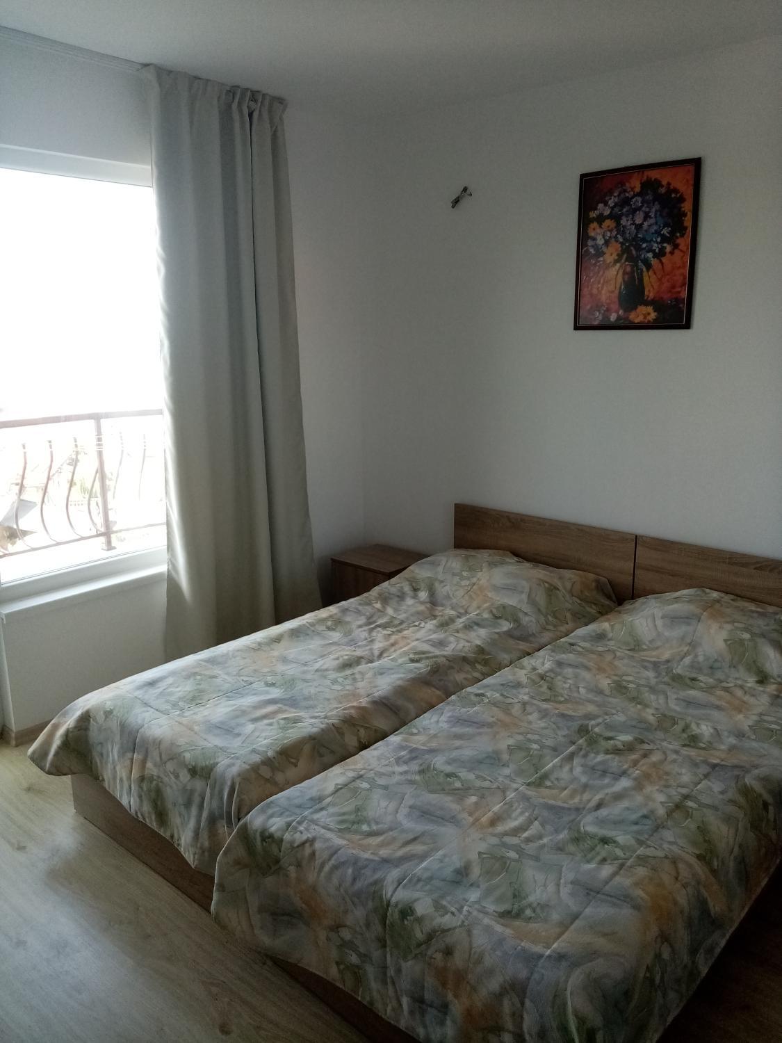 5, Апартаменти Чаков, Byala