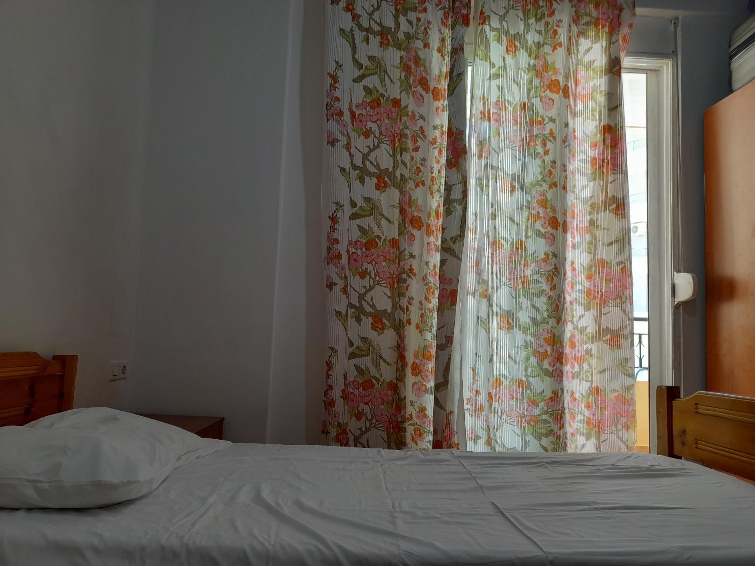 2, Hostel 18, Sarandës
