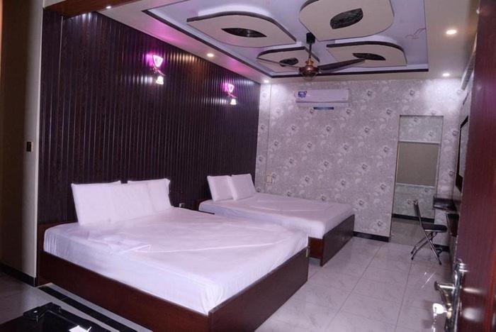 2, Sapphire Guest House, Karachi