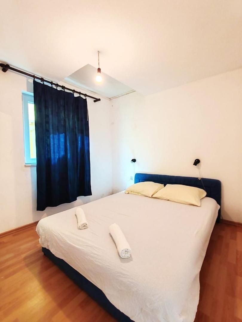 4, Villa Zuta, Herzegovina-Neretva
