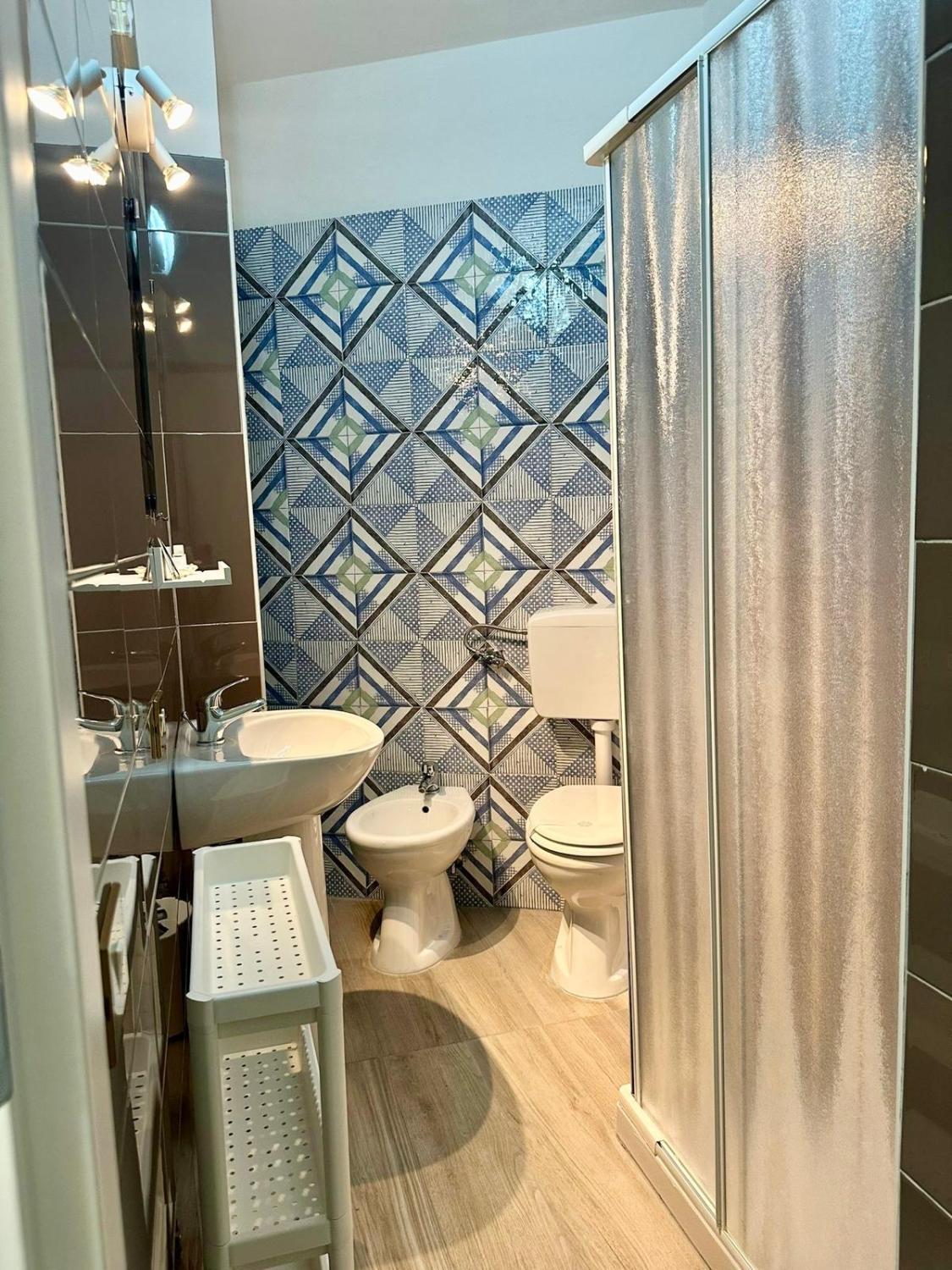 Bathroom 2, Sogni d oro, Salerno