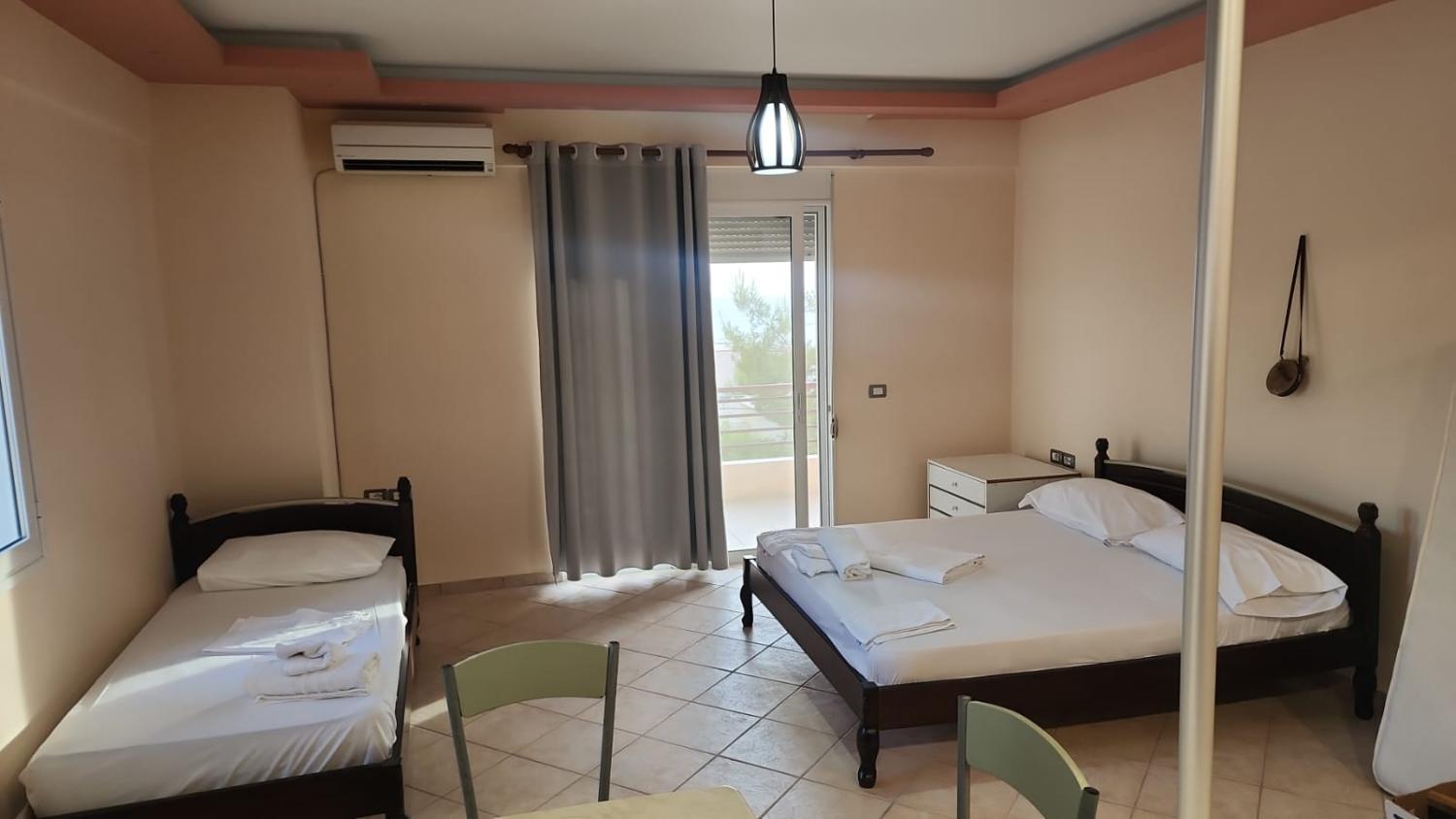 3, Apartament Gega, Sarandës