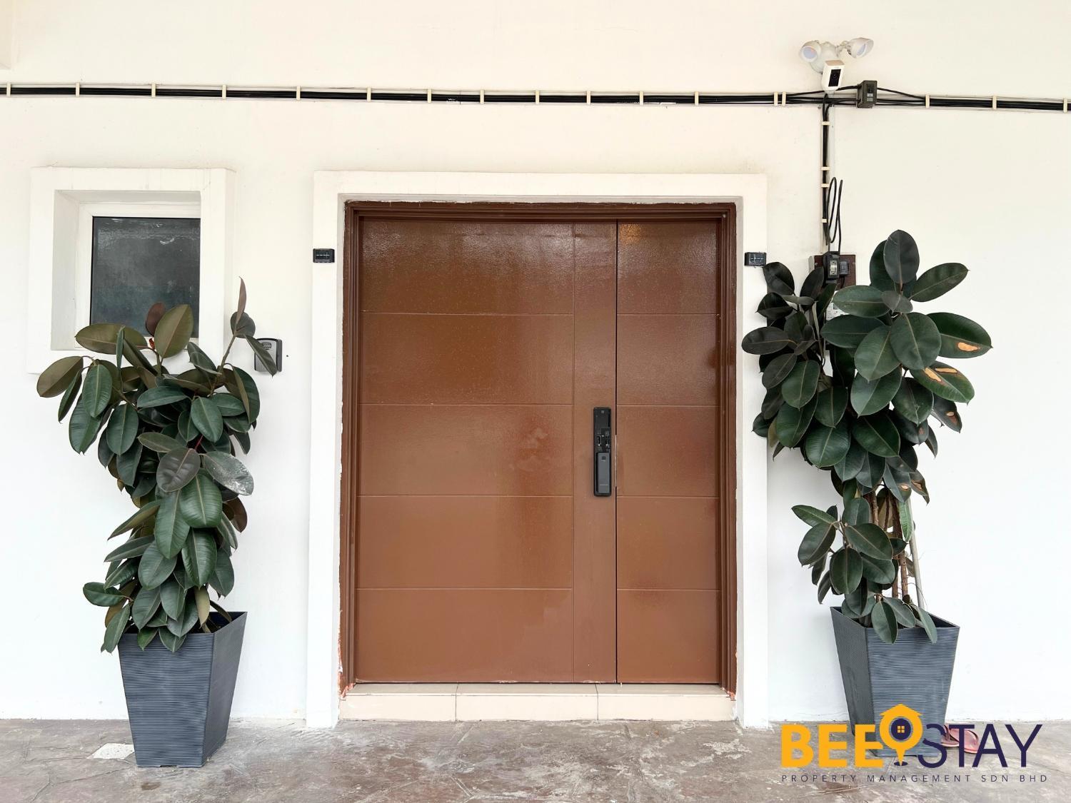 Entrance, Puchong Two Storey Landed House Lake View 10PAX, Kuala Lumpur