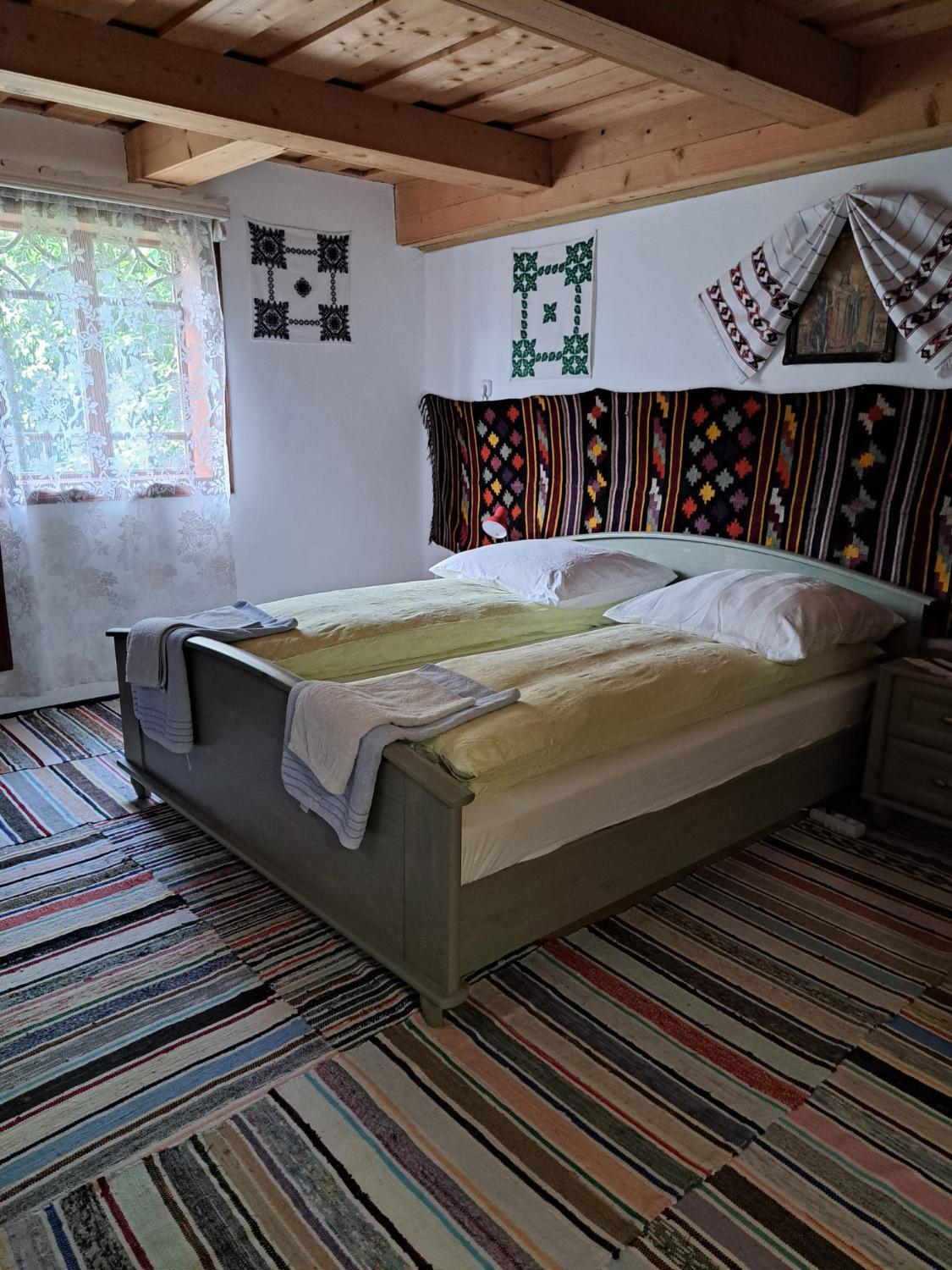 3, Casa Felicia 2, Scheia