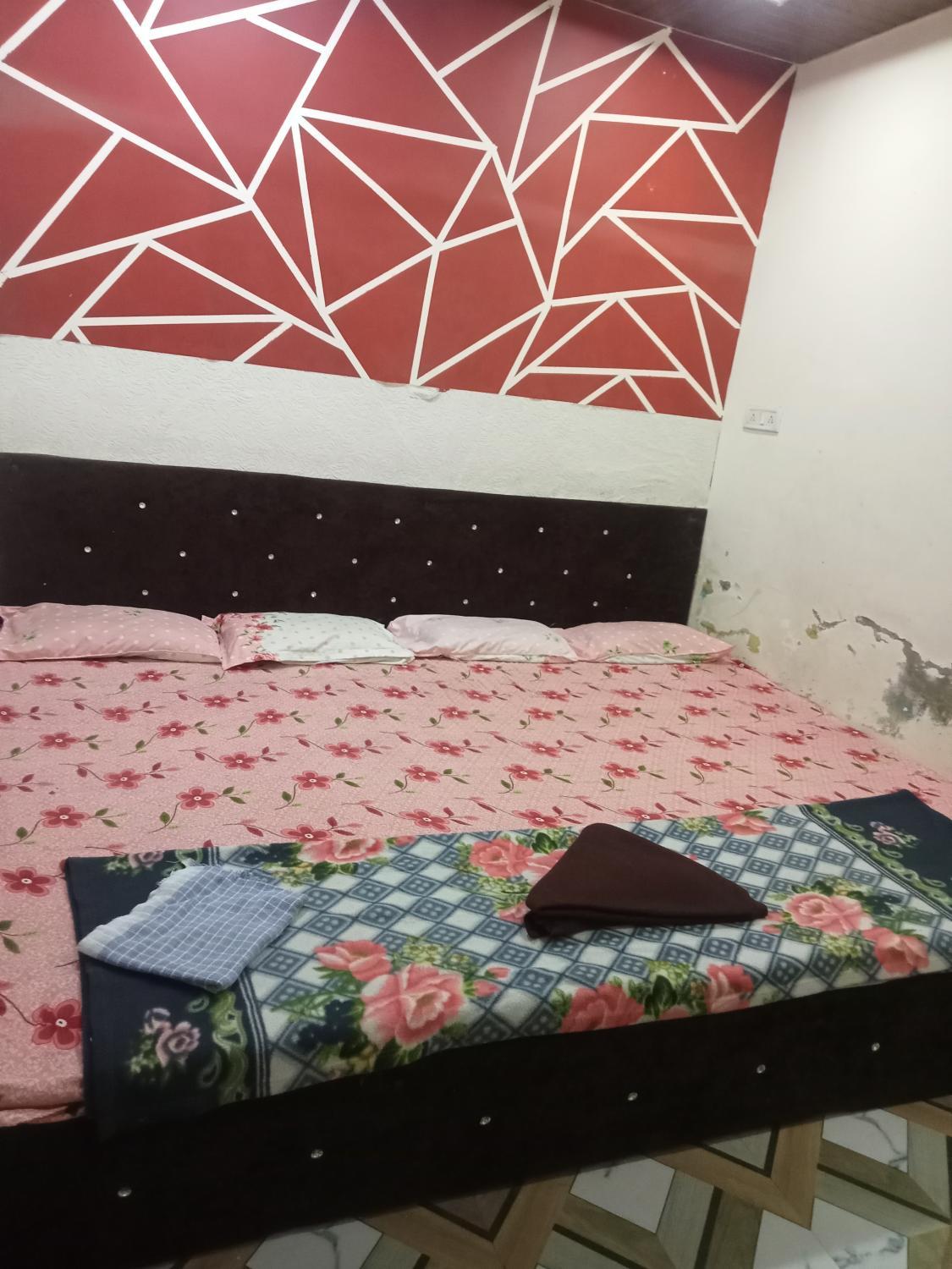 4, Golden gest house, Ujjain