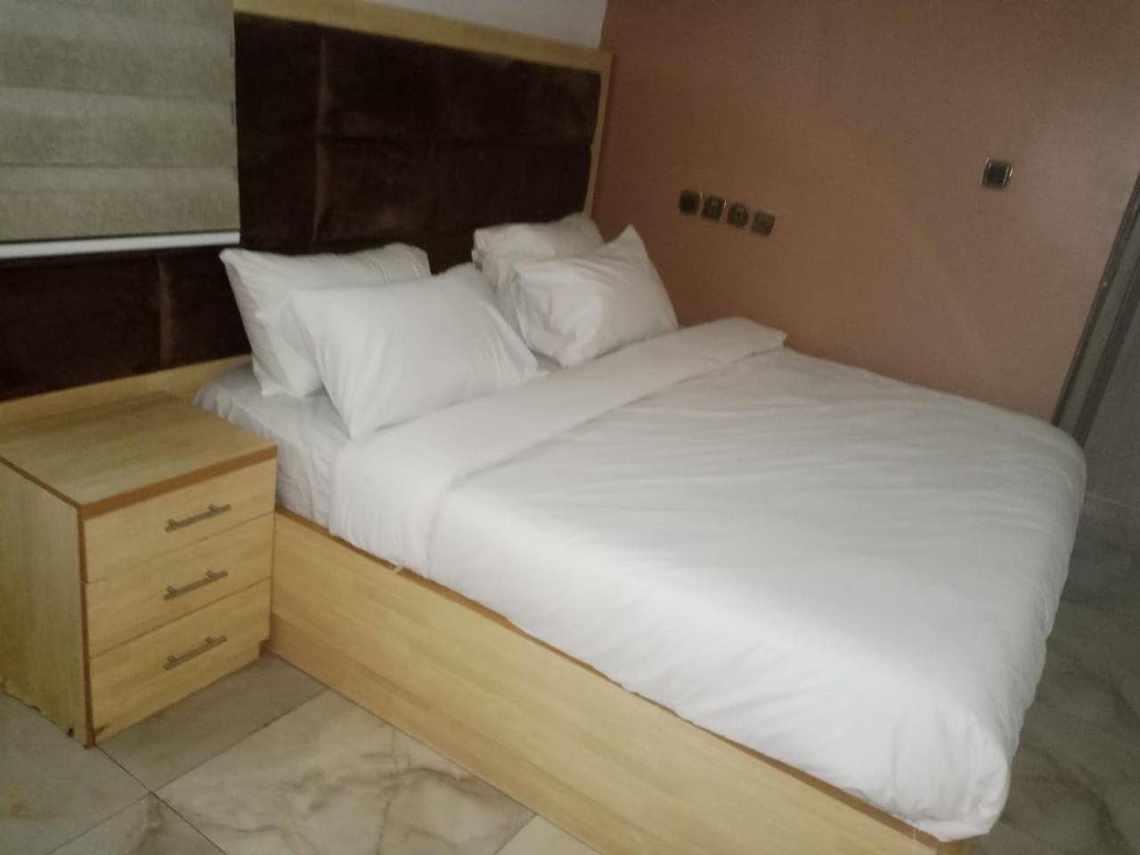 5, Kazams Hotel, Obio/Akp