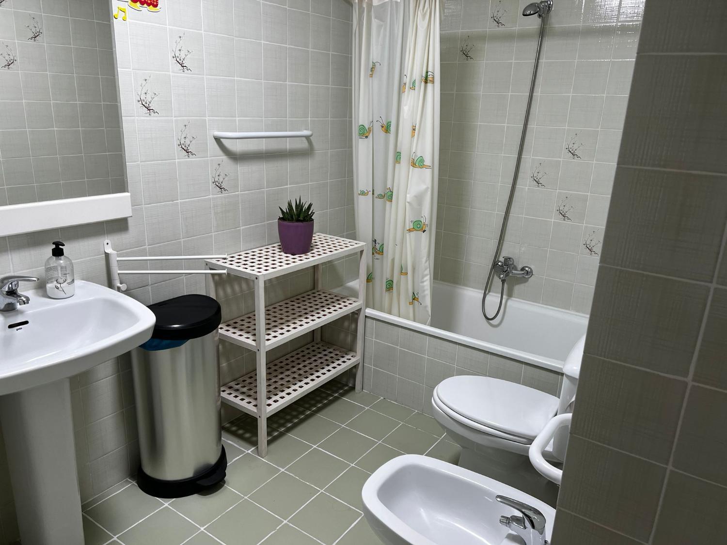 Facilities, Habitacion doble estandar con climatizador, Valencia