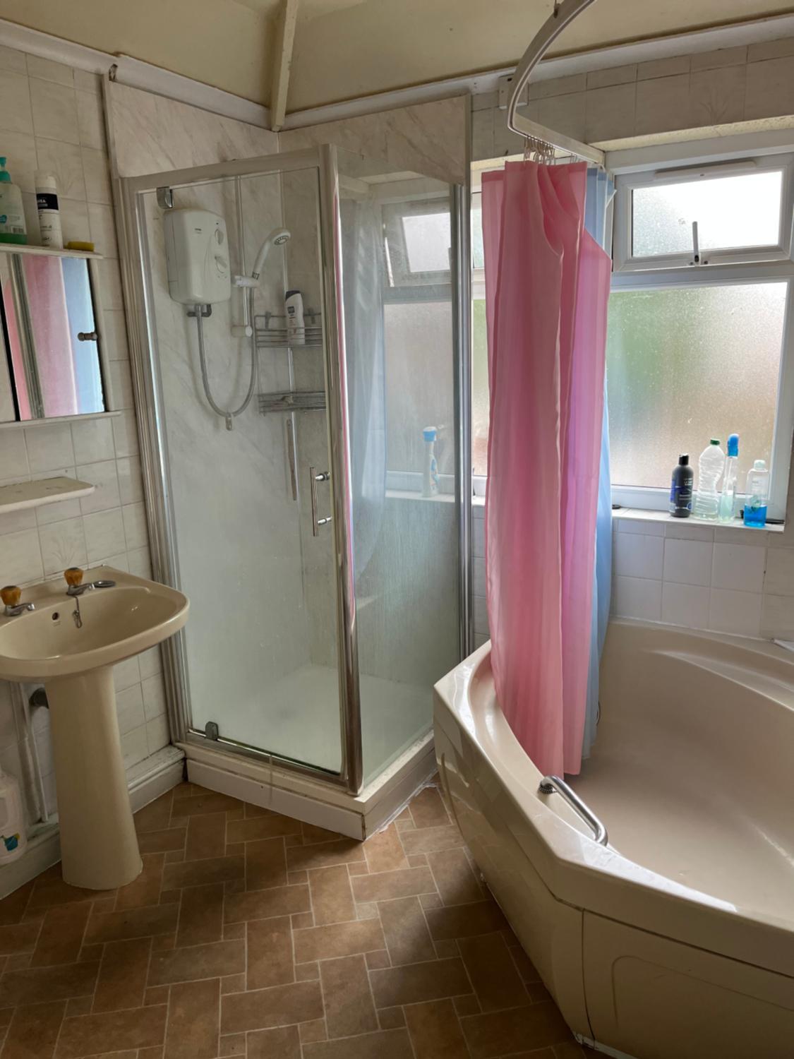 5, Leicester Edward Avenue Room 2, Leicestershire