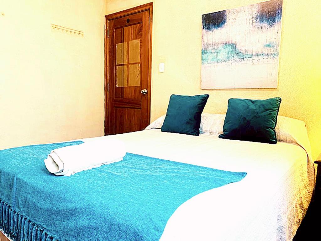 2, Miraflores House Private Rooms, Lima