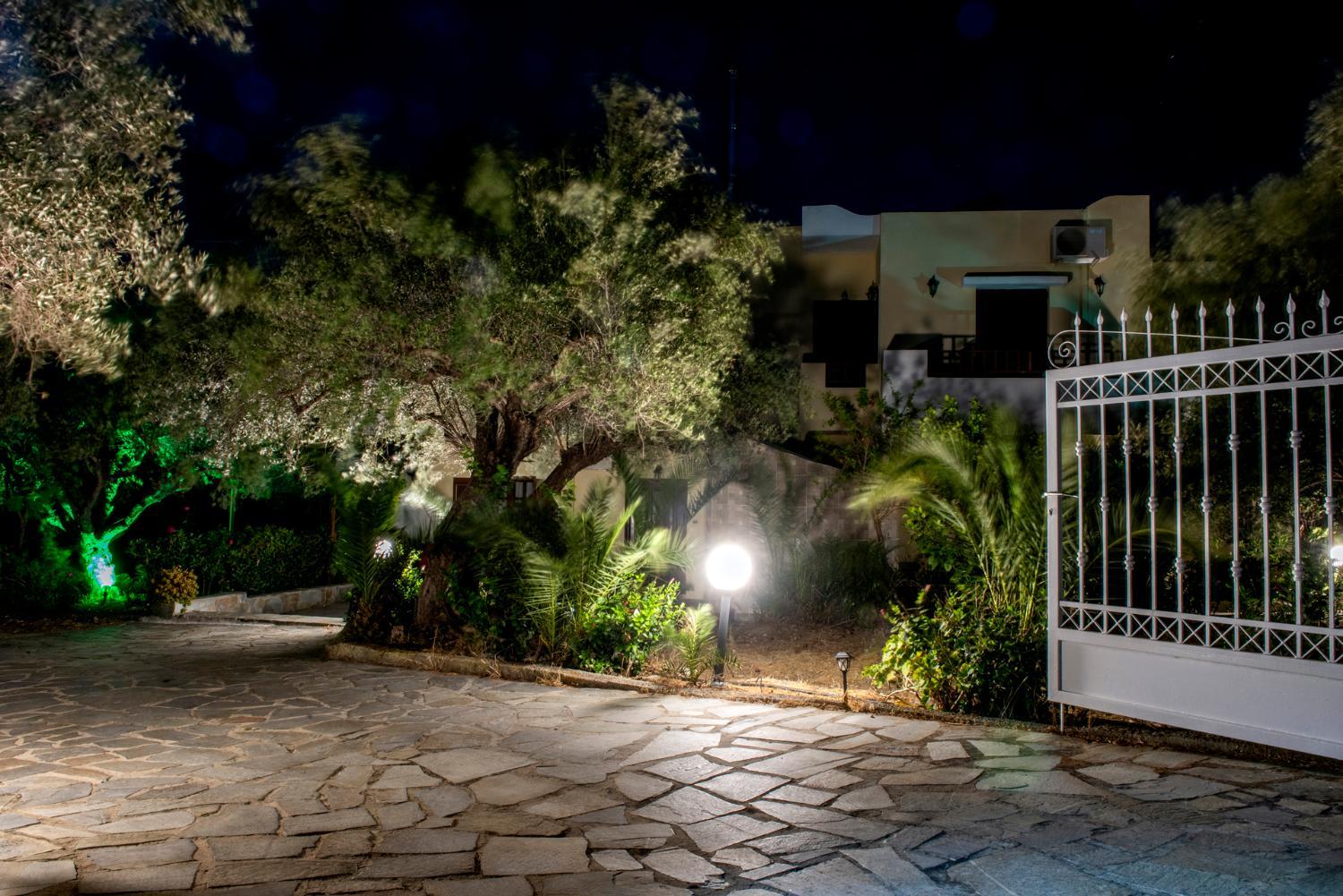 Exterior view 4, Hermes, Crete