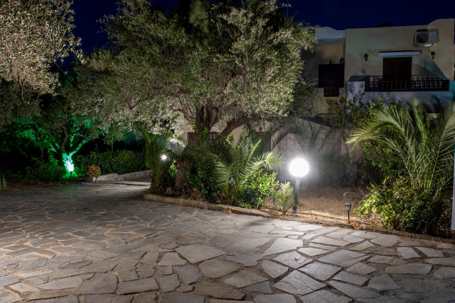 Exterior view 3, Hermes, Crete