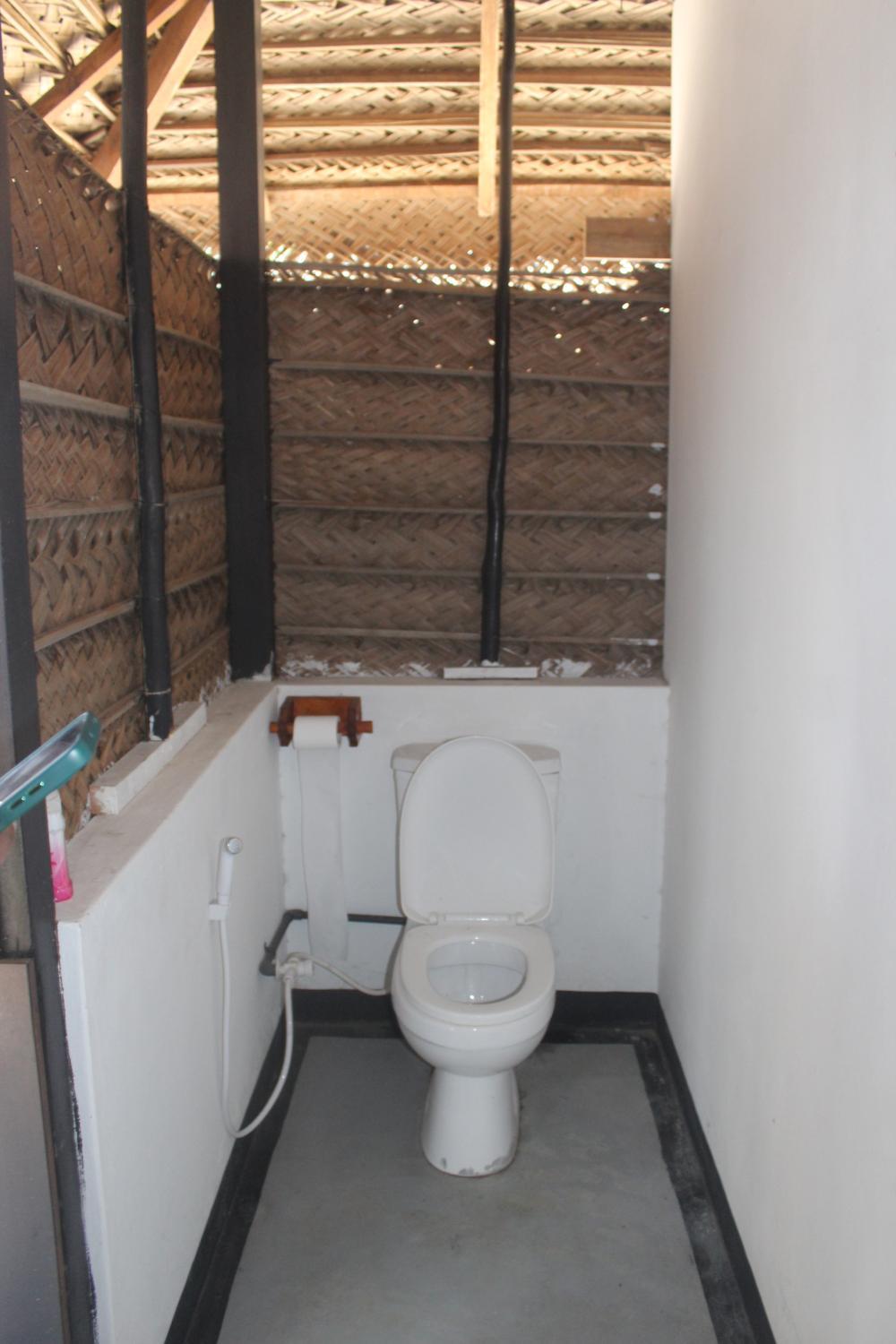 Bathroom 2, Sea Waves Kite Surfing Beach Resort, Kalpitiya