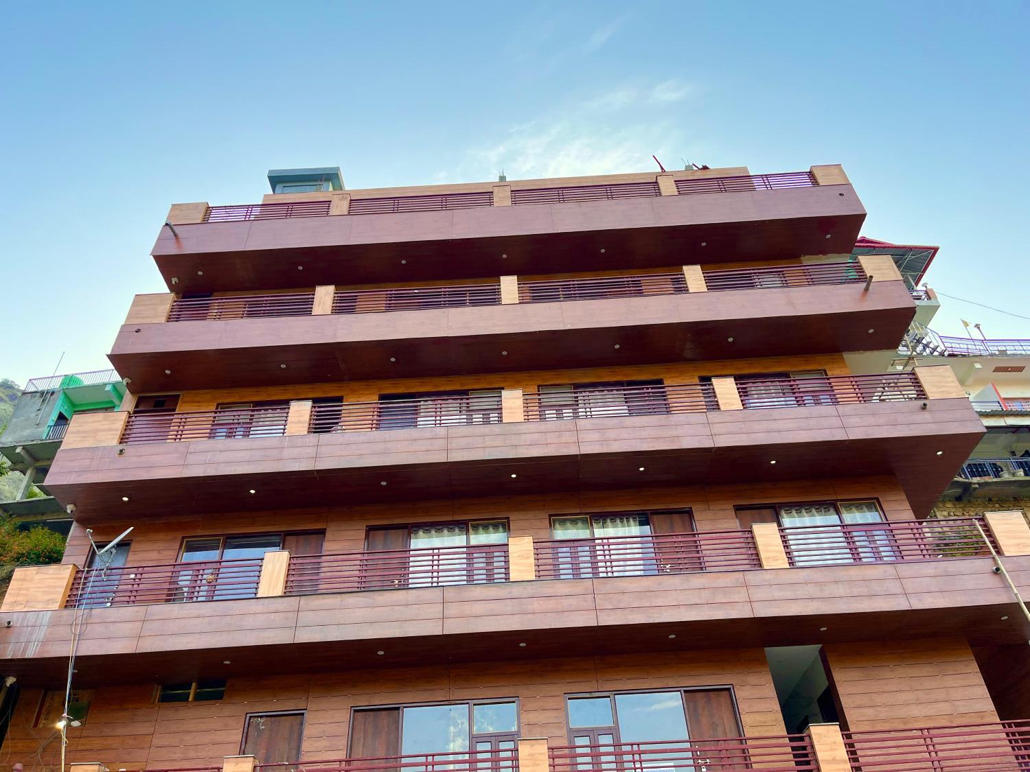 4, Dhansu Lodge INN, Kangra