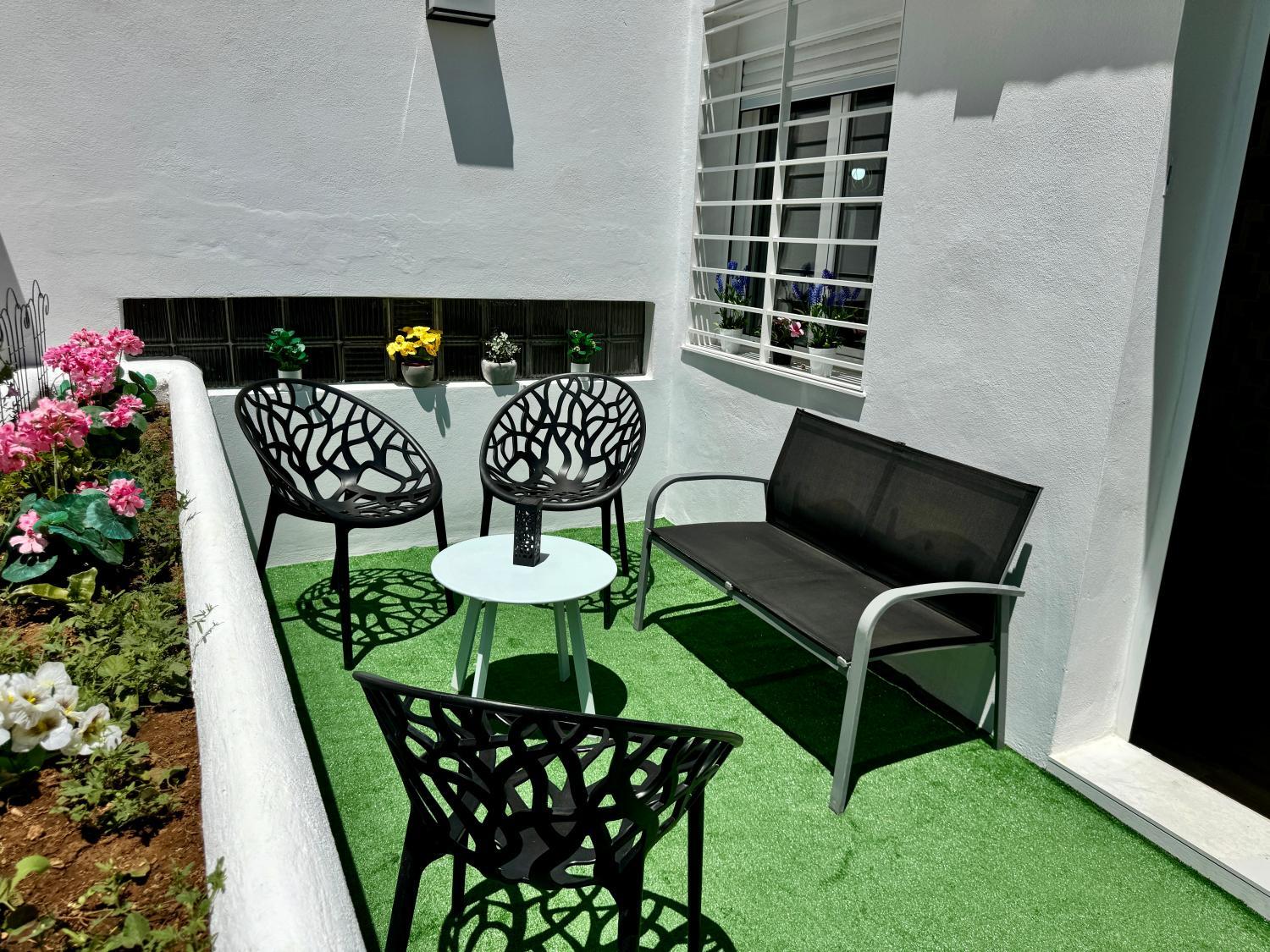 Balcony/terrace 4, Cascada Magnificent recently refurbished apartments in Marbella Center - EaW Homes, Málaga