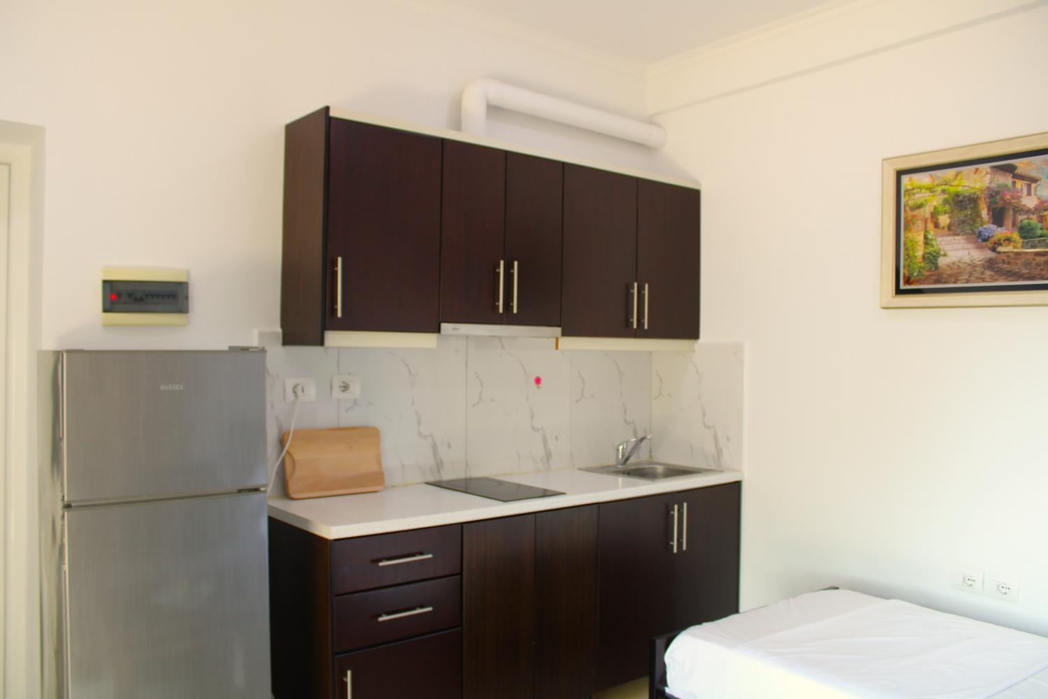 Food and beverages, KELI Apartments, Sarandës