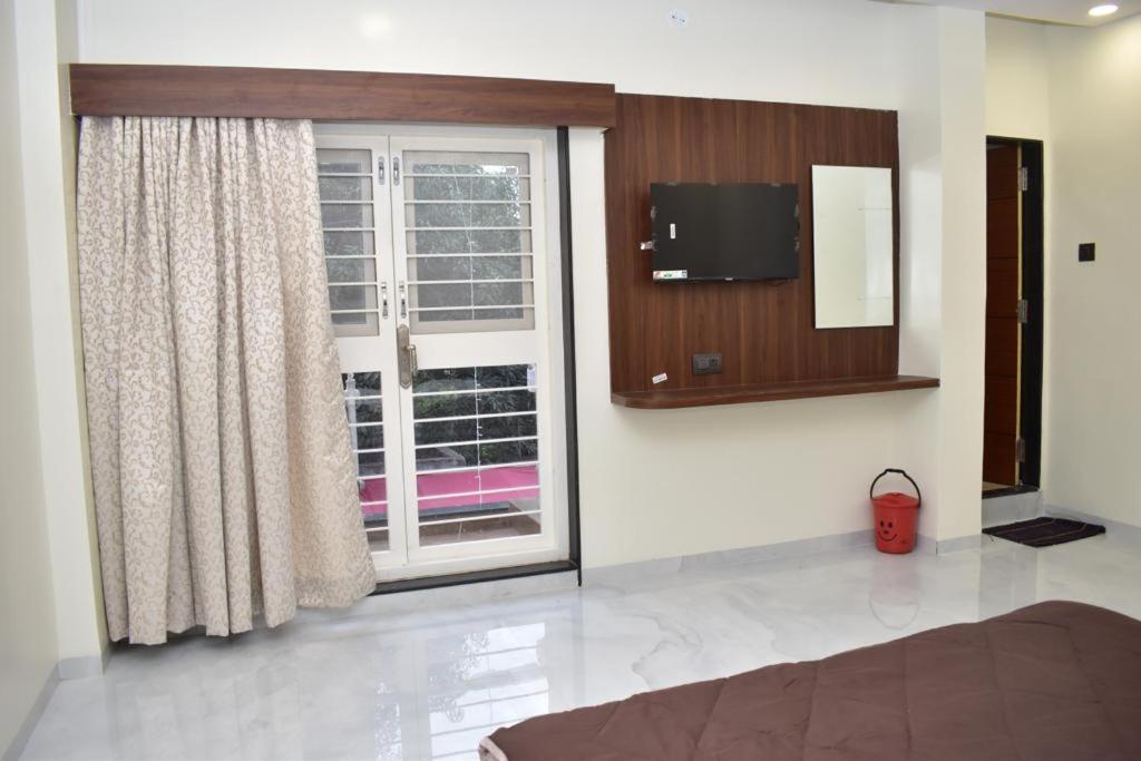 5, Hotel Sai Sandesh, Ahmadnagar