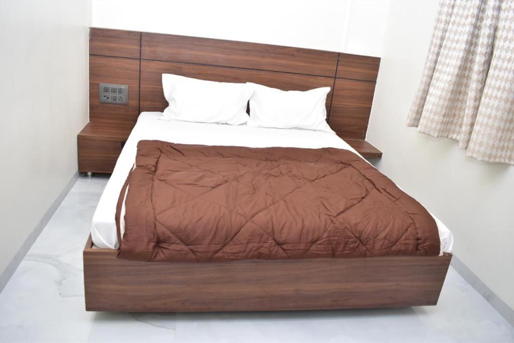 4, Hotel Sai Sandesh, Ahmadnagar