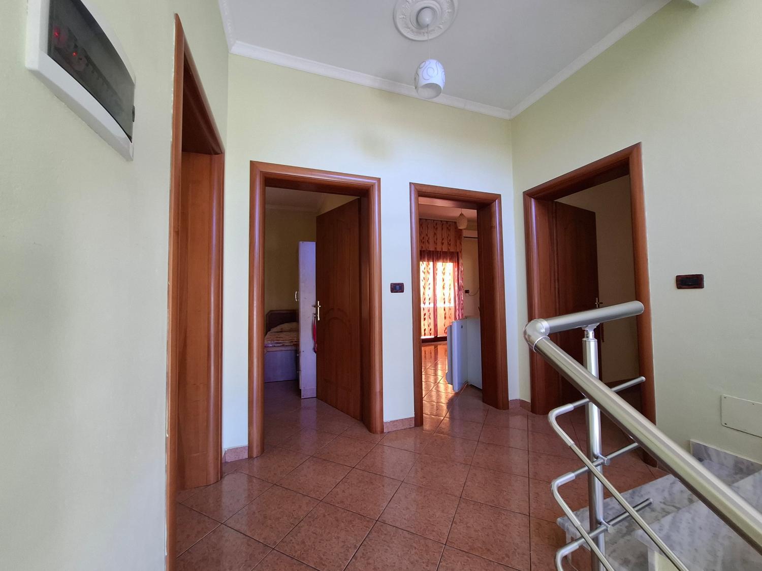 4, Vila Rrodhe, Durrësit