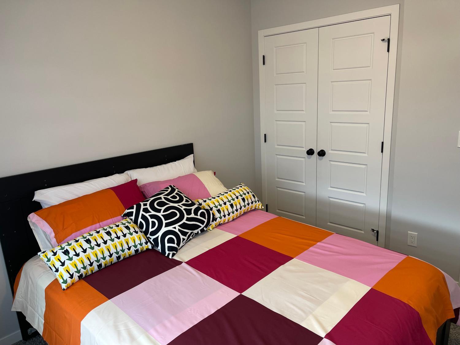 4, Beautiful and cozy room, Division No. 6