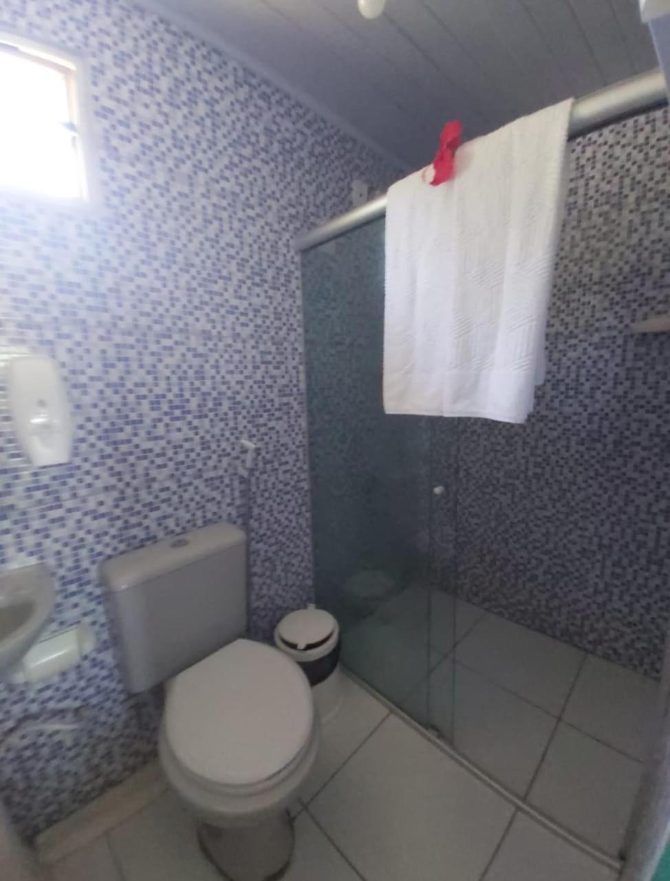 Bathroom, Casa de Samuel Lobritis, Fernando de Noronha