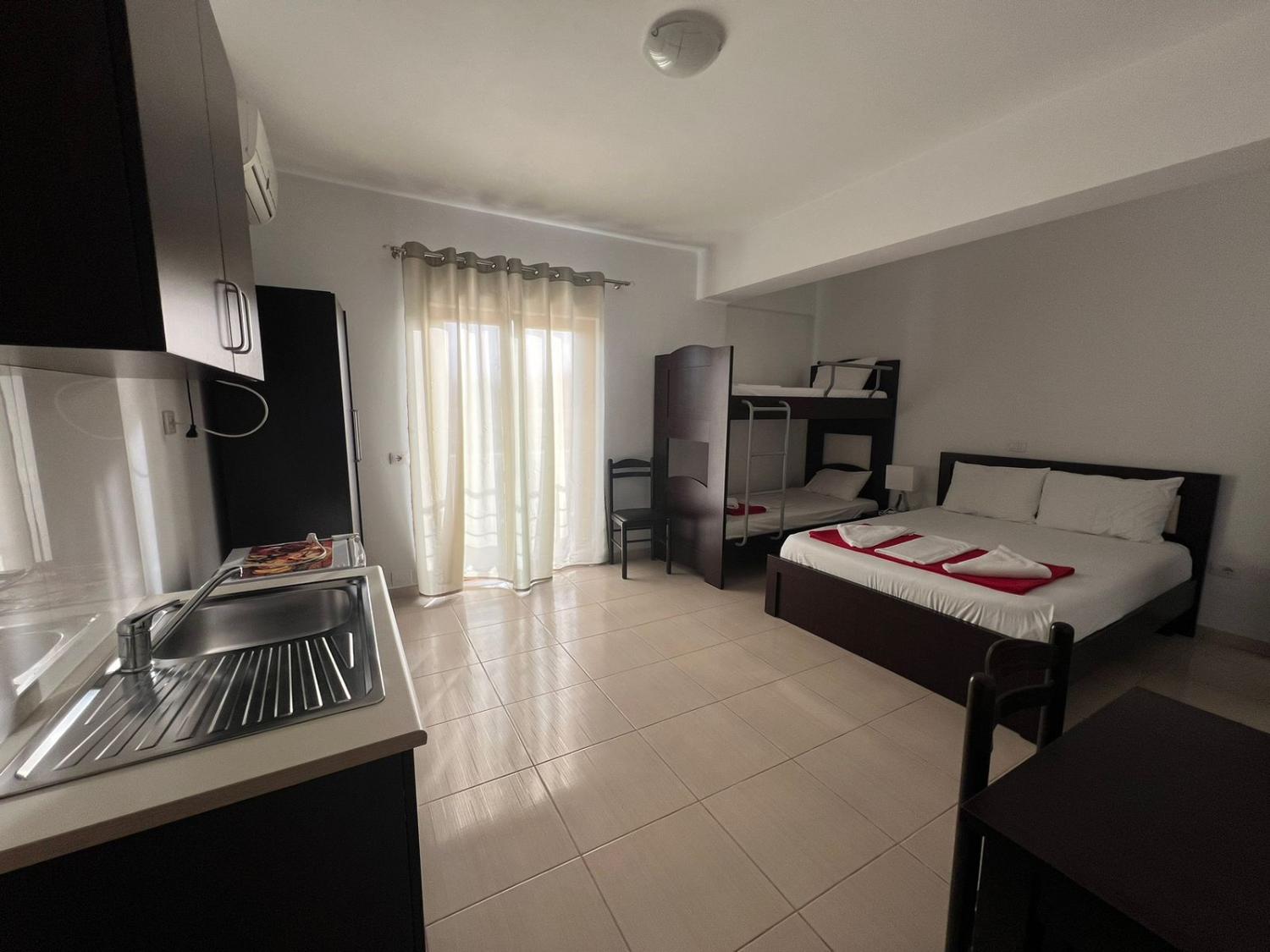 3, La Stina Hotel, Sarandës
