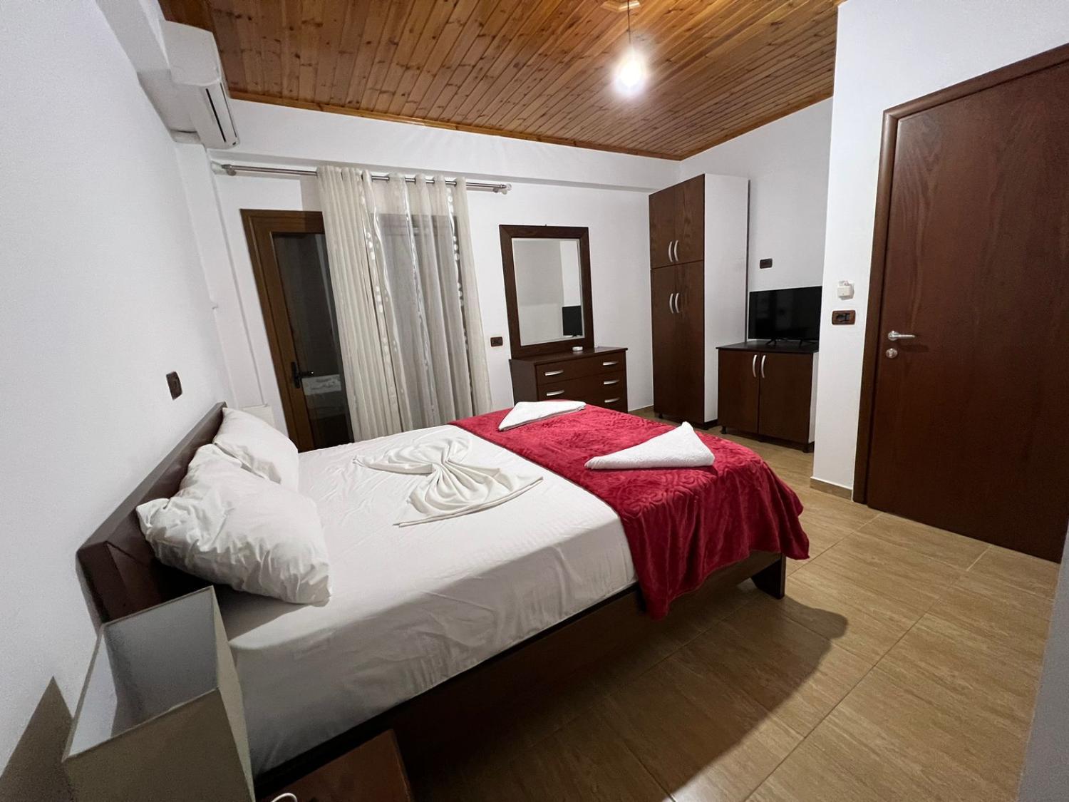 5, La Stina Hotel, Sarandës