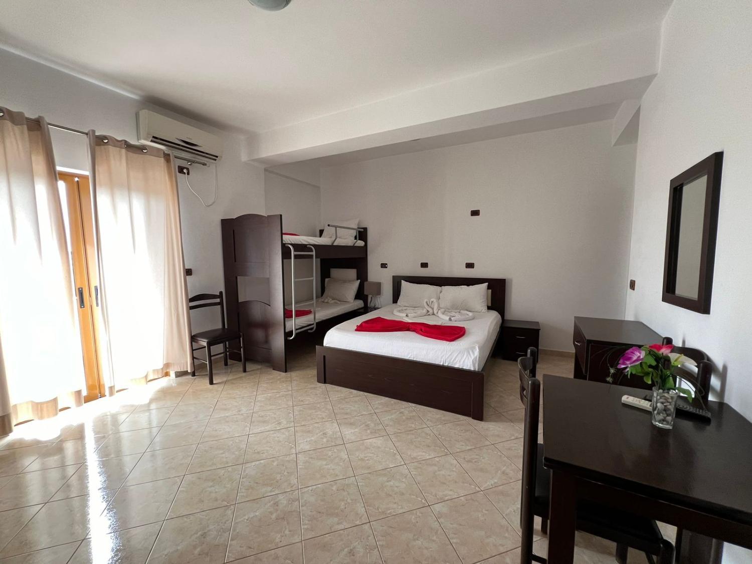 4, La Stina Hotel, Sarandës