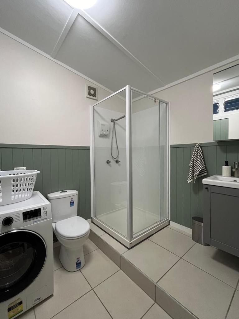 Bathroom, The Shed Quarters, Caloundra - Rail Corridor
