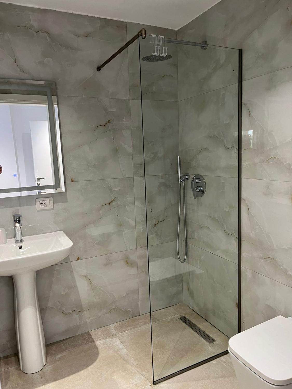 4, Nina's Rooms, Vlorës