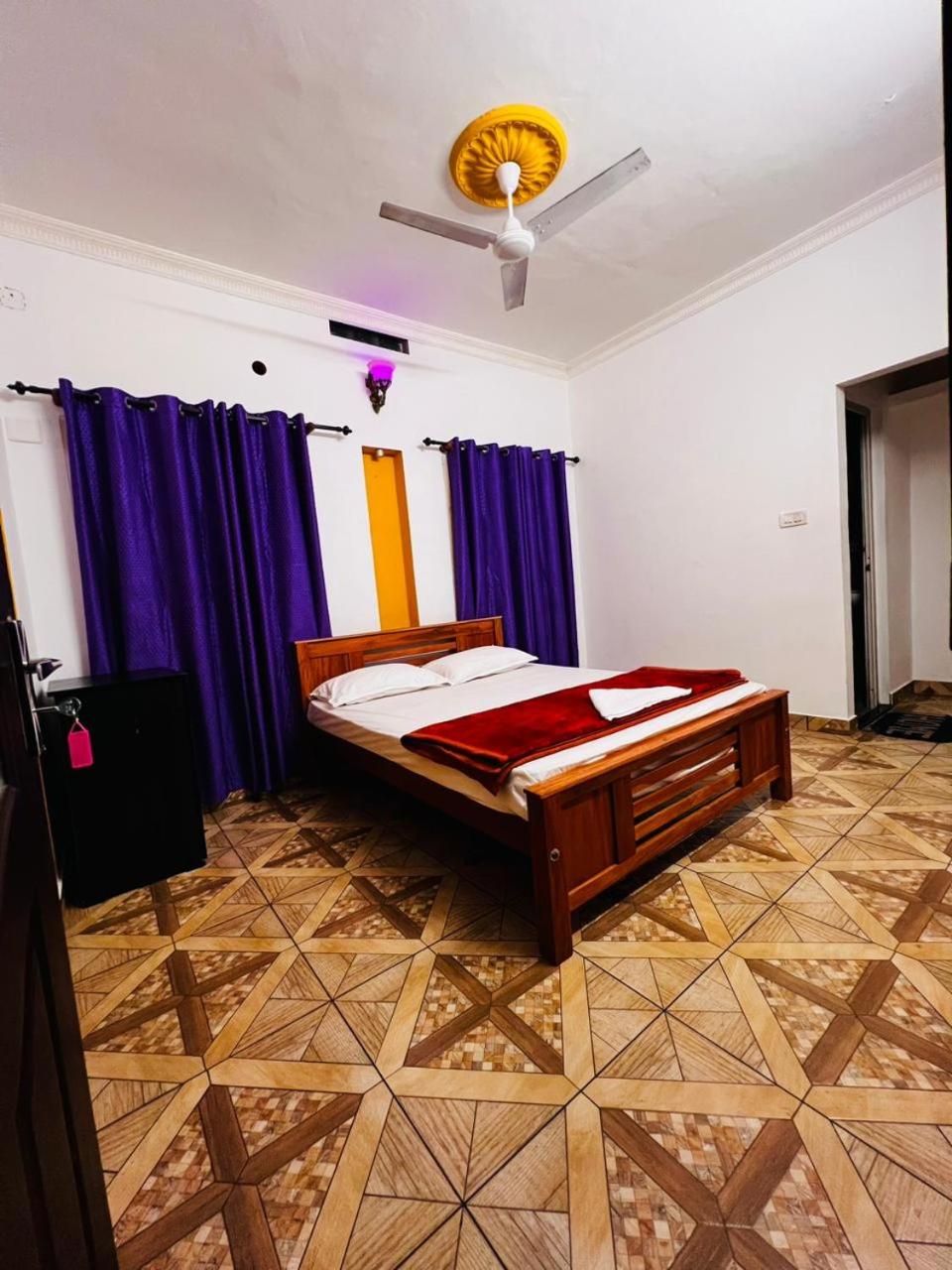 2, Babylon Homestay, Ernakulam