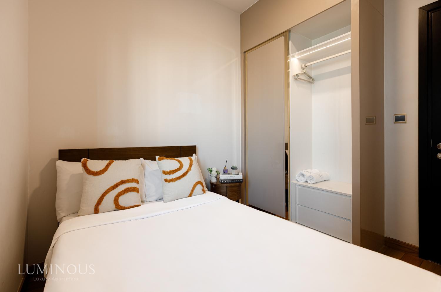 3, Modern District 1 3BR D1&Zenity apartment OUTDOOR Jacuzzi Pool, District 1
