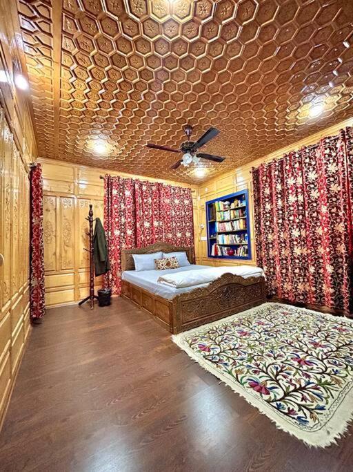 4, Wani Spaces, Srinagar