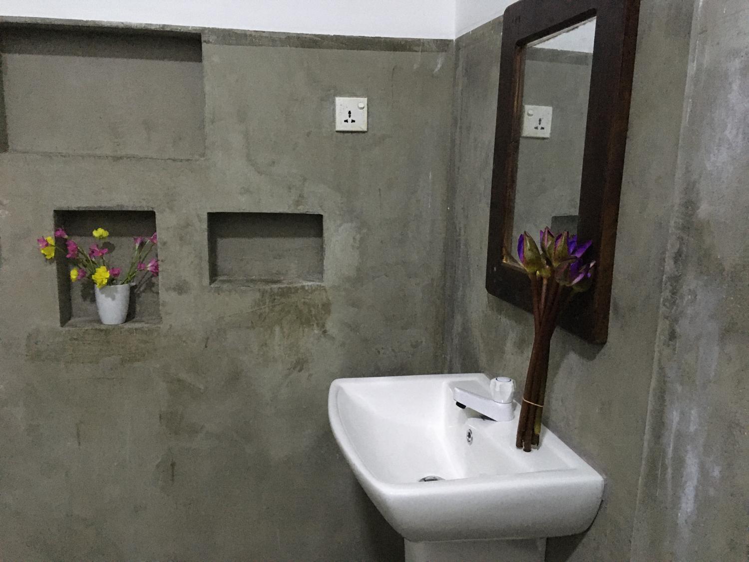 4, Villa Aliyah, N. Palatha Central