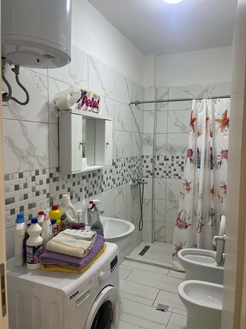 4, Manjani's Apartaments, Durrësit