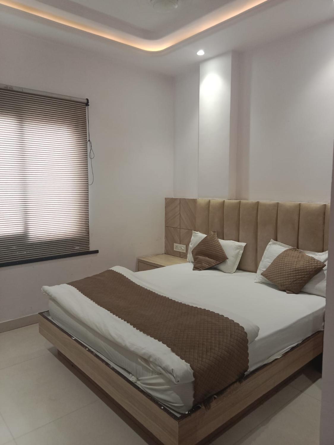 4, Hotel Gurmehar Grand Near Golden Temple, Amritsar