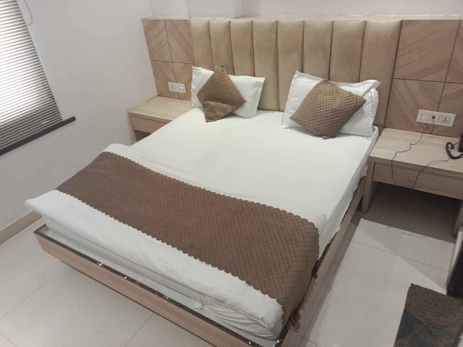 3, Hotel Gurmehar Grand Near Golden Temple, Amritsar