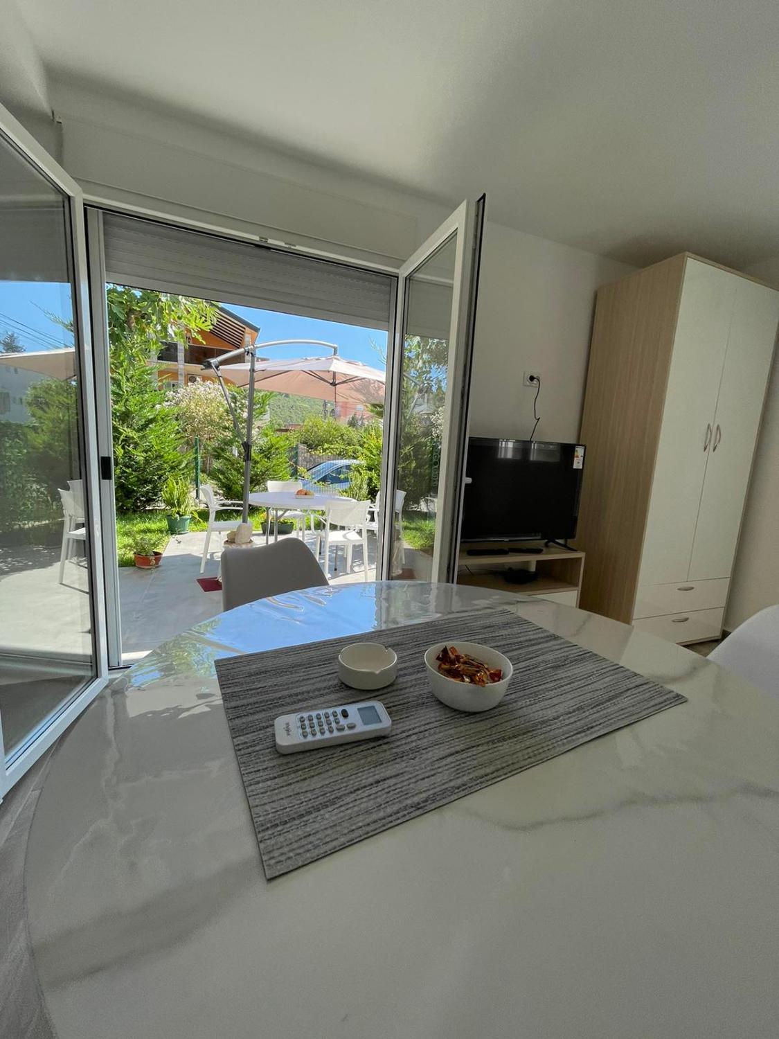 4, Jeja Apartments